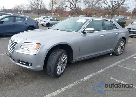 2013 Chrysler 300C z USA, uszkodzony, nr VIN 2C3CCAEG8DH709863